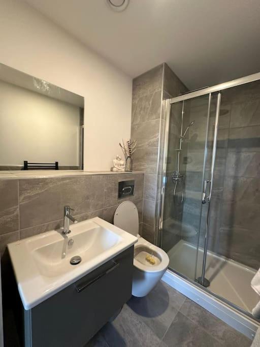 Stylish Central York Apartment Free Parking & Gym Exterior foto